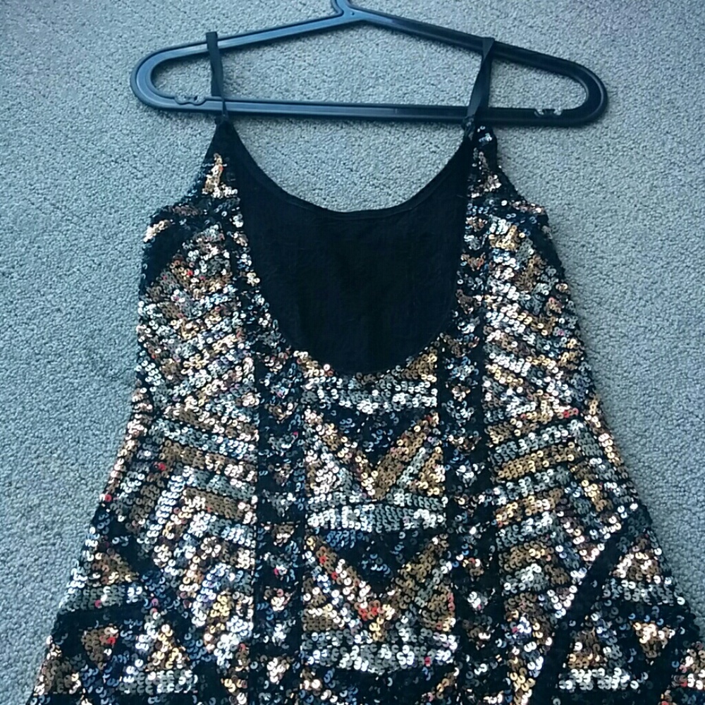 Dress - Picture 3 of 7